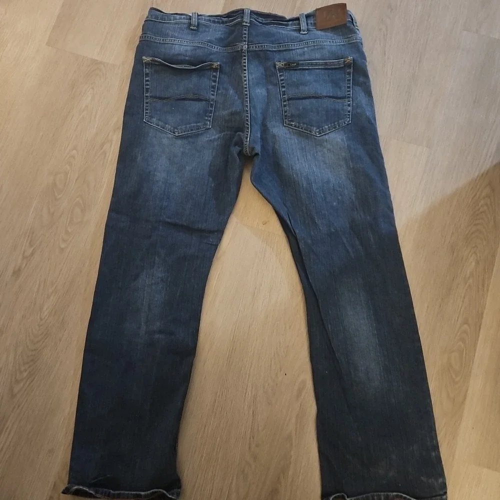 Lee modern series